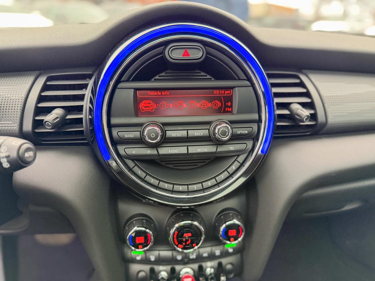 2016 MINI Cooper Hardtop LOW KM/ROOF/NO ACCIDENTS/4 DOORS/FUEL EFFICIENT Photo