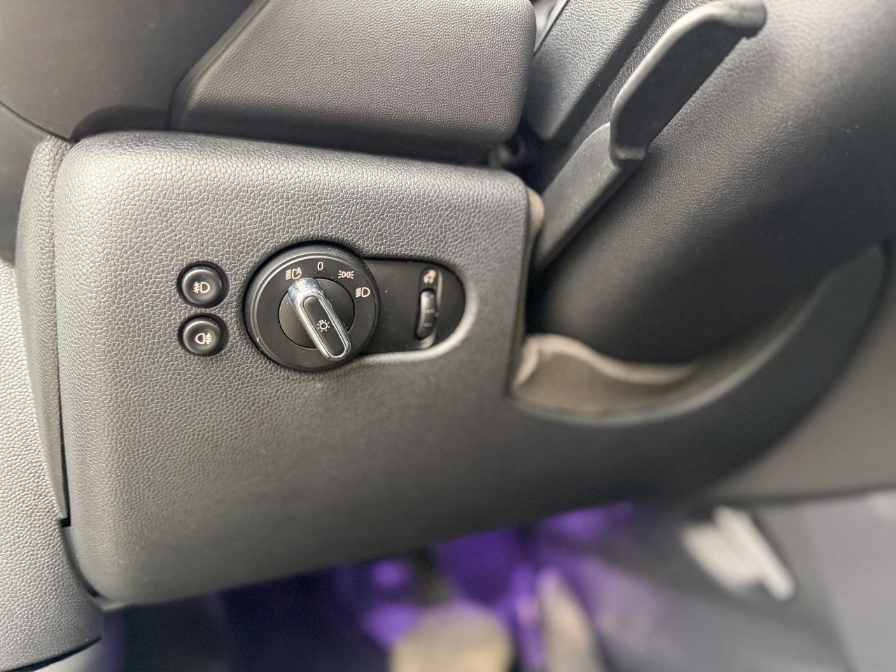 2016 MINI Cooper Hardtop LOW KM/ROOF/NO ACCIDENTS/4 DOORS/FUEL EFFICIENT Photo