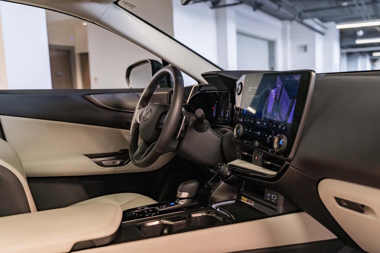 2025 Lexus NX Executive Pkg Nori Green on Macadamia Photo