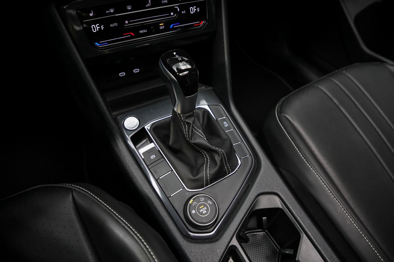 2024 Volkswagen Tiguan COMFORTLINE AWD PANOROOF ADAPTIVCRUZ CARPLY LEATHR Photo