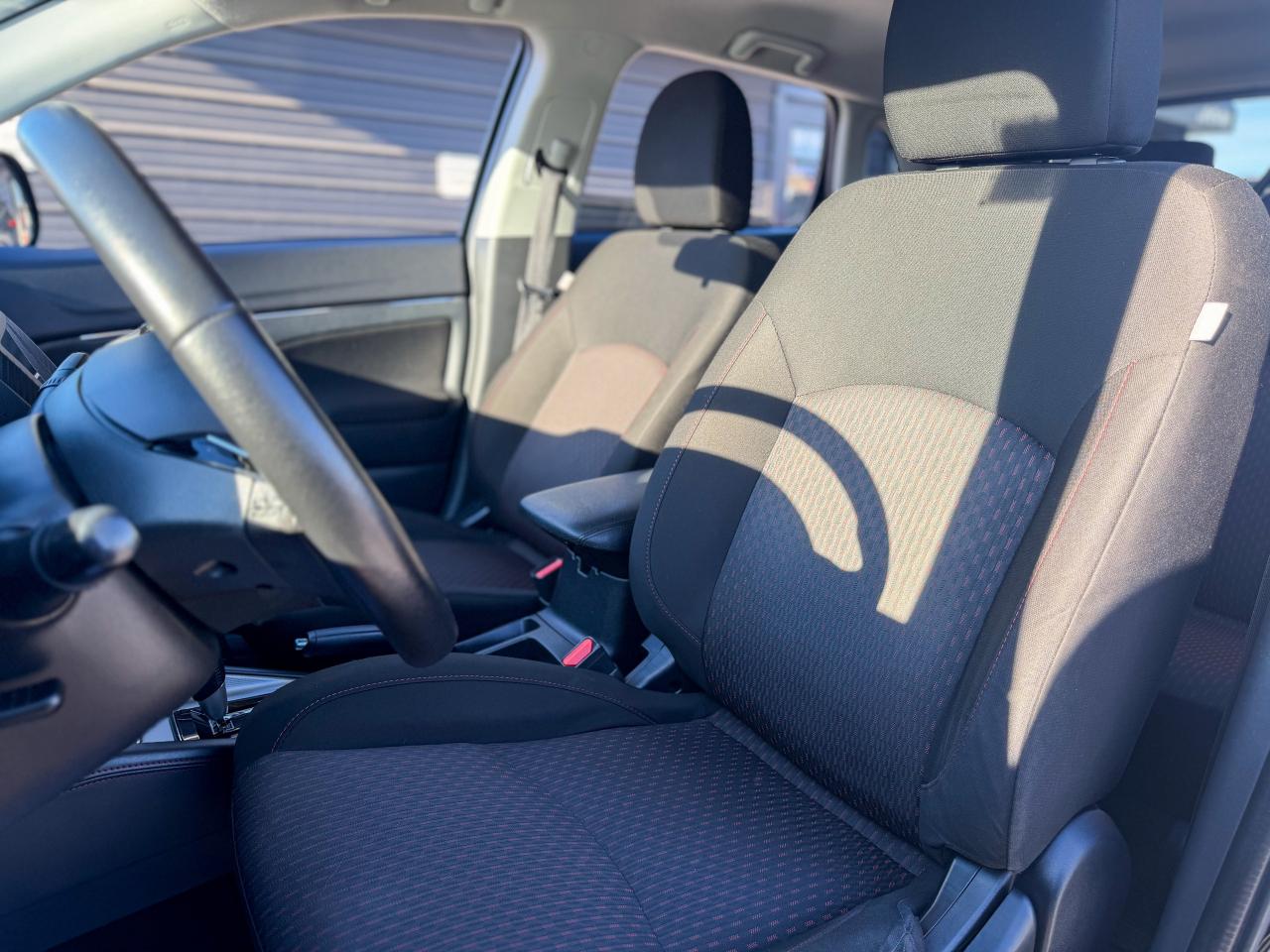 2018 Mitsubishi RVR SE-AWD/ LOW KM/CAMERA/2L/NO ACCIDENTS/HEATED SEATS Photo