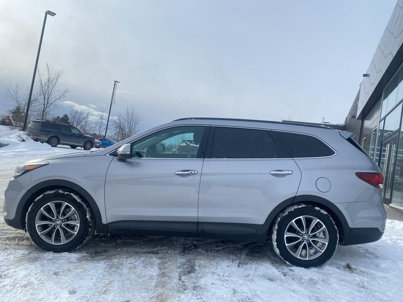 2018 Hyundai Santa Fe XL AWD Premium Photo
