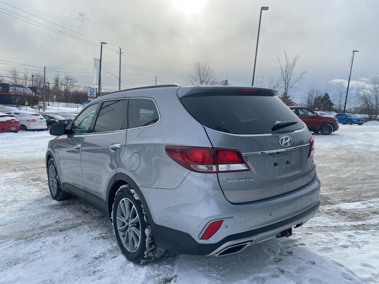 2018 Hyundai Santa Fe XL AWD Premium Photo3