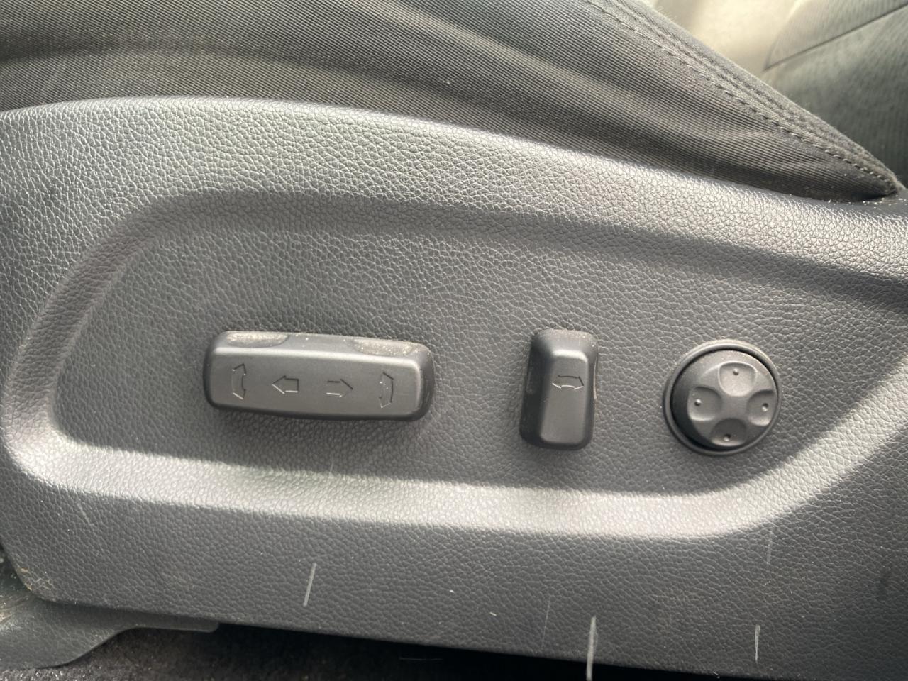 2018 Hyundai Santa Fe XL AWD Premium Photo