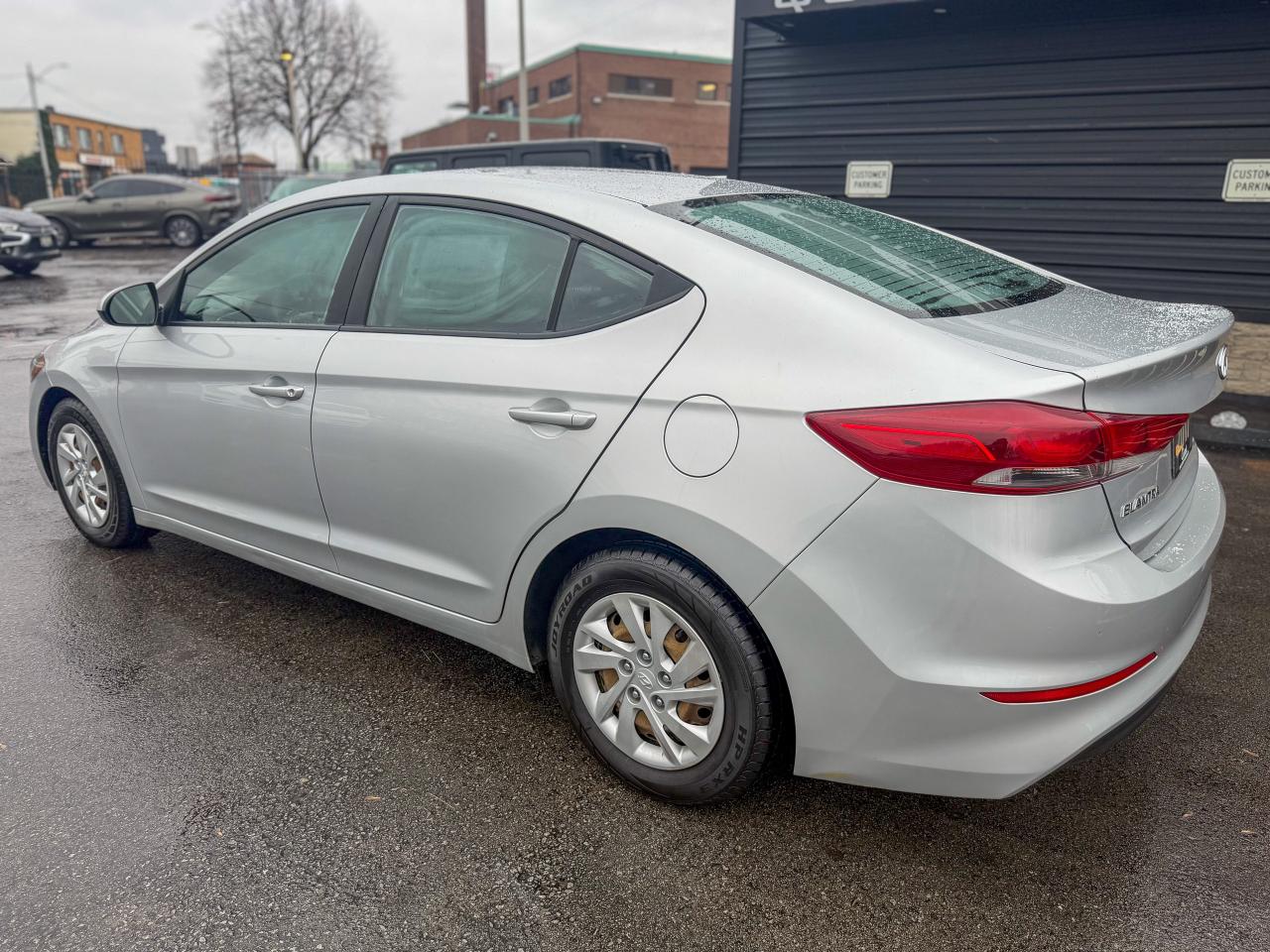 2017 Hyundai Elantra LE/LOW KM/NO ACCIDENTS/HEATED SEATS/FUEL EFFICIENT Photo