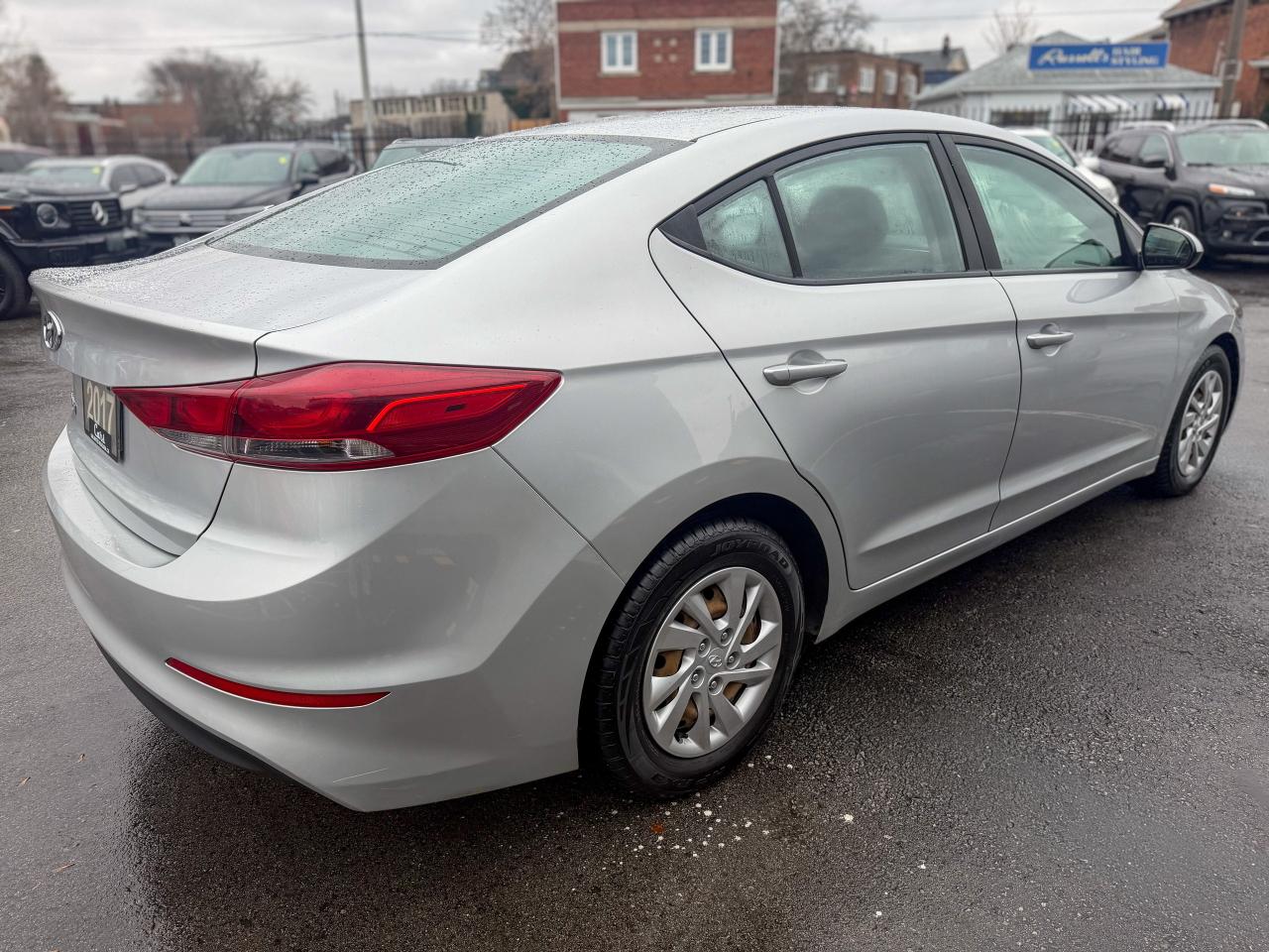 2017 Hyundai Elantra LE/LOW KM/NO ACCIDENTS/HEATED SEATS/FUEL EFFICIENT Photo4