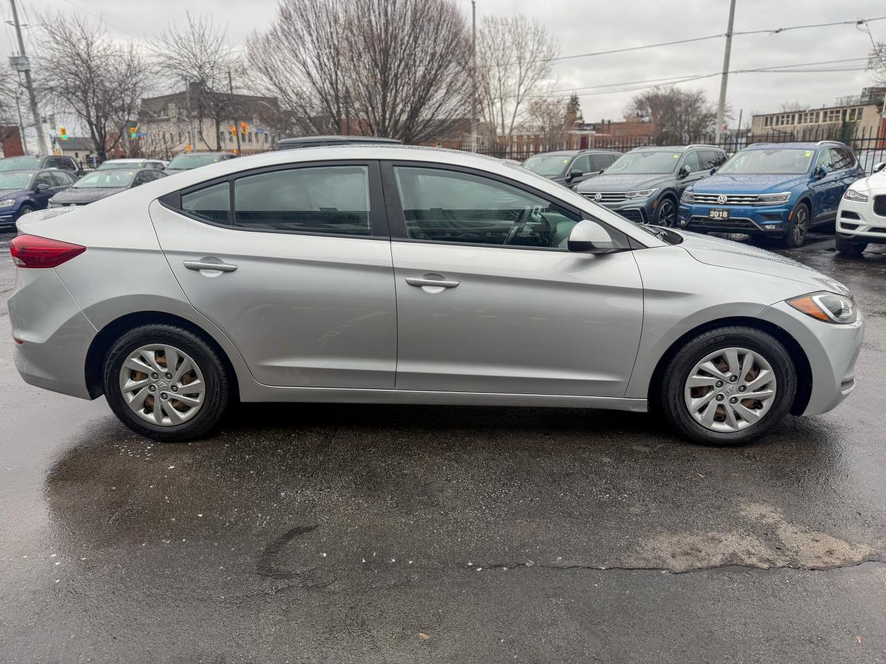 2017 Hyundai Elantra LE/LOW KM/NO ACCIDENTS/HEATED SEATS/FUEL EFFICIENT Photo