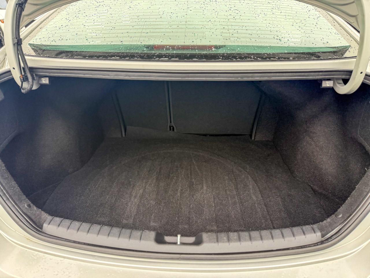 2017 Hyundai Elantra LE/LOW KM/NO ACCIDENTS/HEATED SEATS/FUEL EFFICIENT Photo