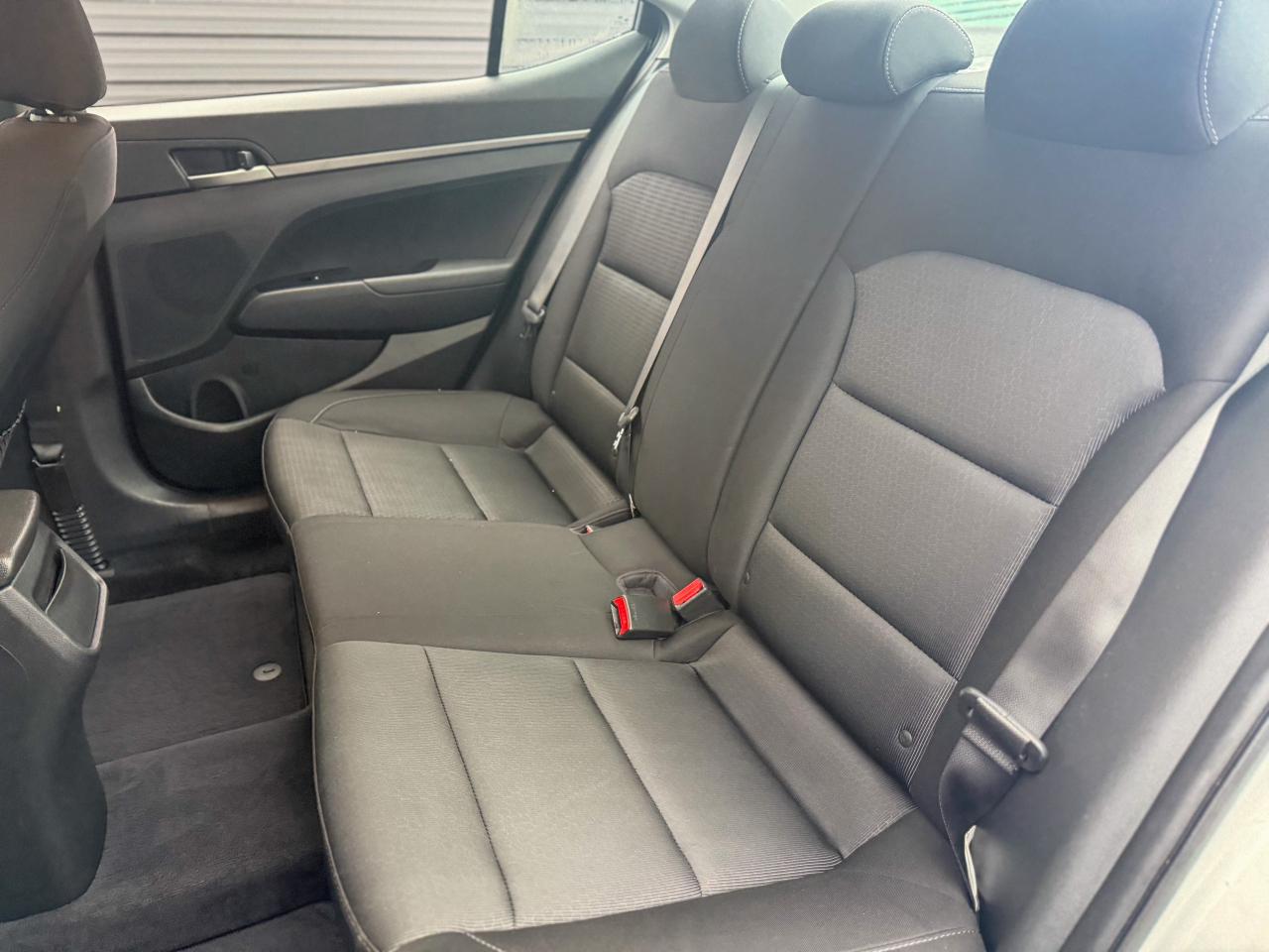 2017 Hyundai Elantra LE/LOW KM/NO ACCIDENTS/HEATED SEATS/FUEL EFFICIENT Photo