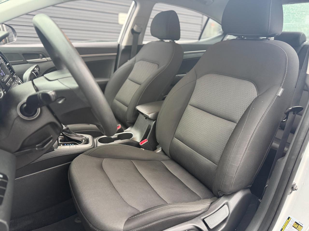 2017 Hyundai Elantra LE/LOW KM/NO ACCIDENTS/HEATED SEATS/FUEL EFFICIENT Photo