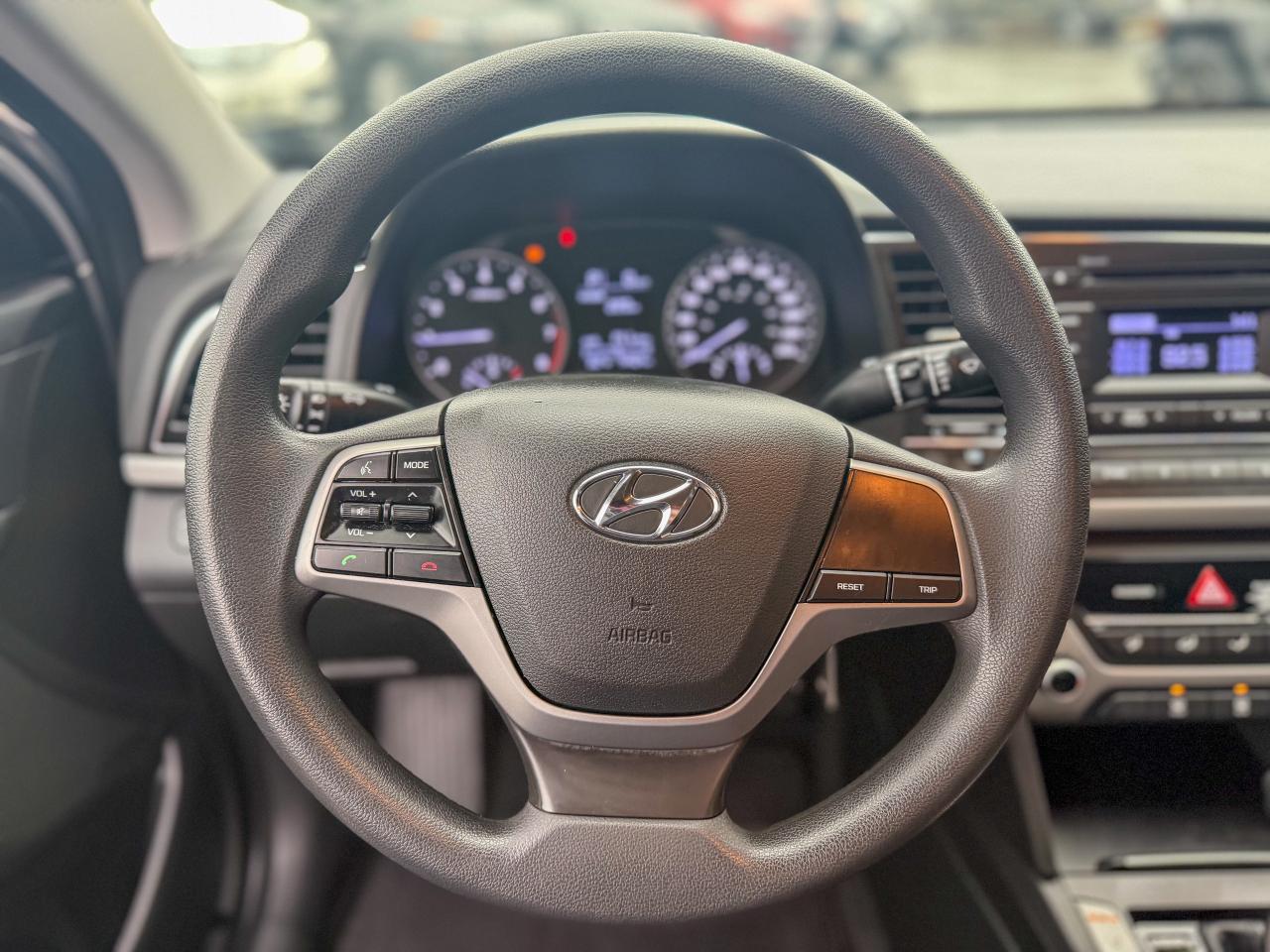 2017 Hyundai Elantra LE/LOW KM/NO ACCIDENTS/HEATED SEATS/FUEL EFFICIENT Photo