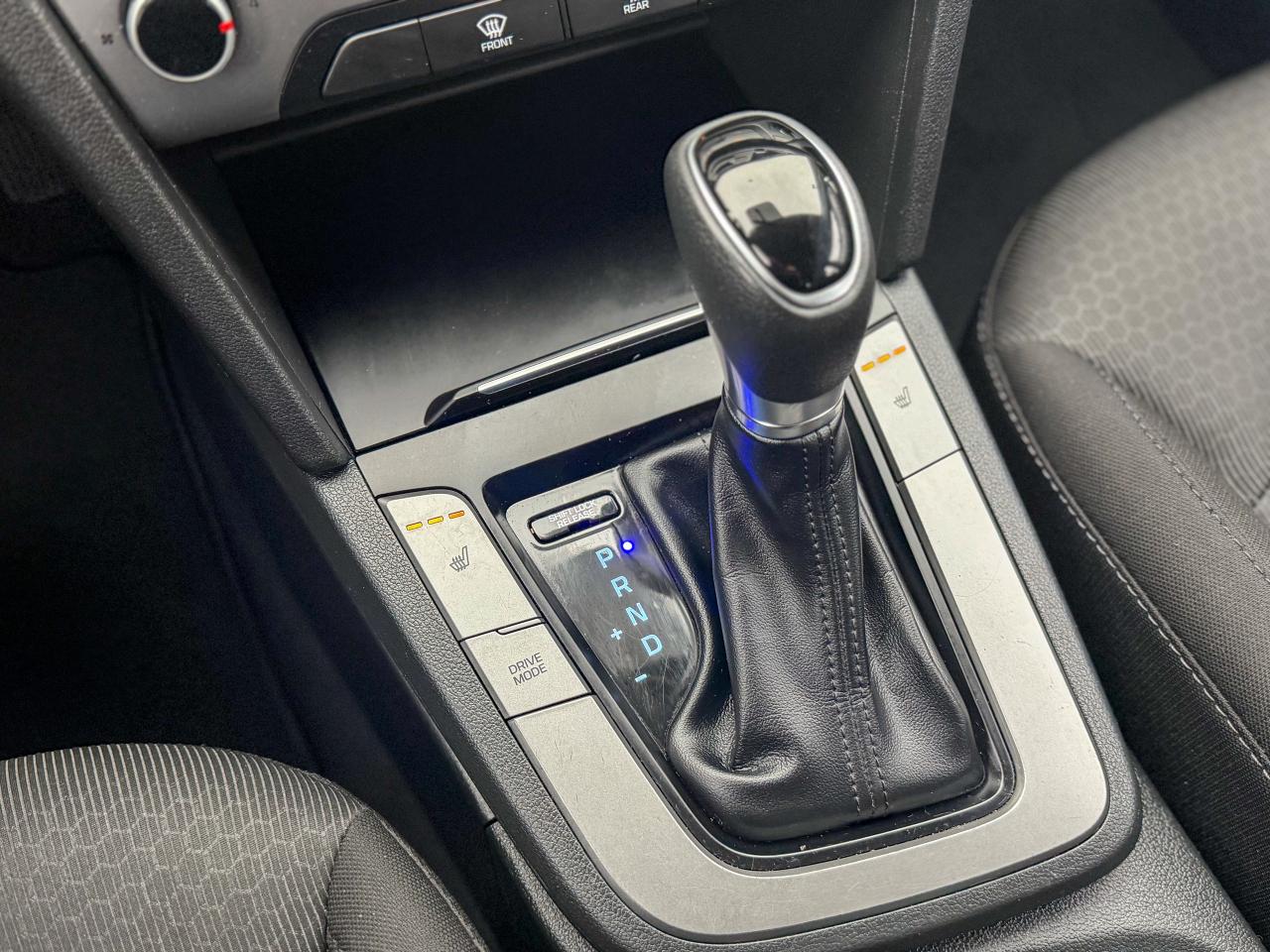 2017 Hyundai Elantra LE/LOW KM/NO ACCIDENTS/HEATED SEATS/FUEL EFFICIENT Photo