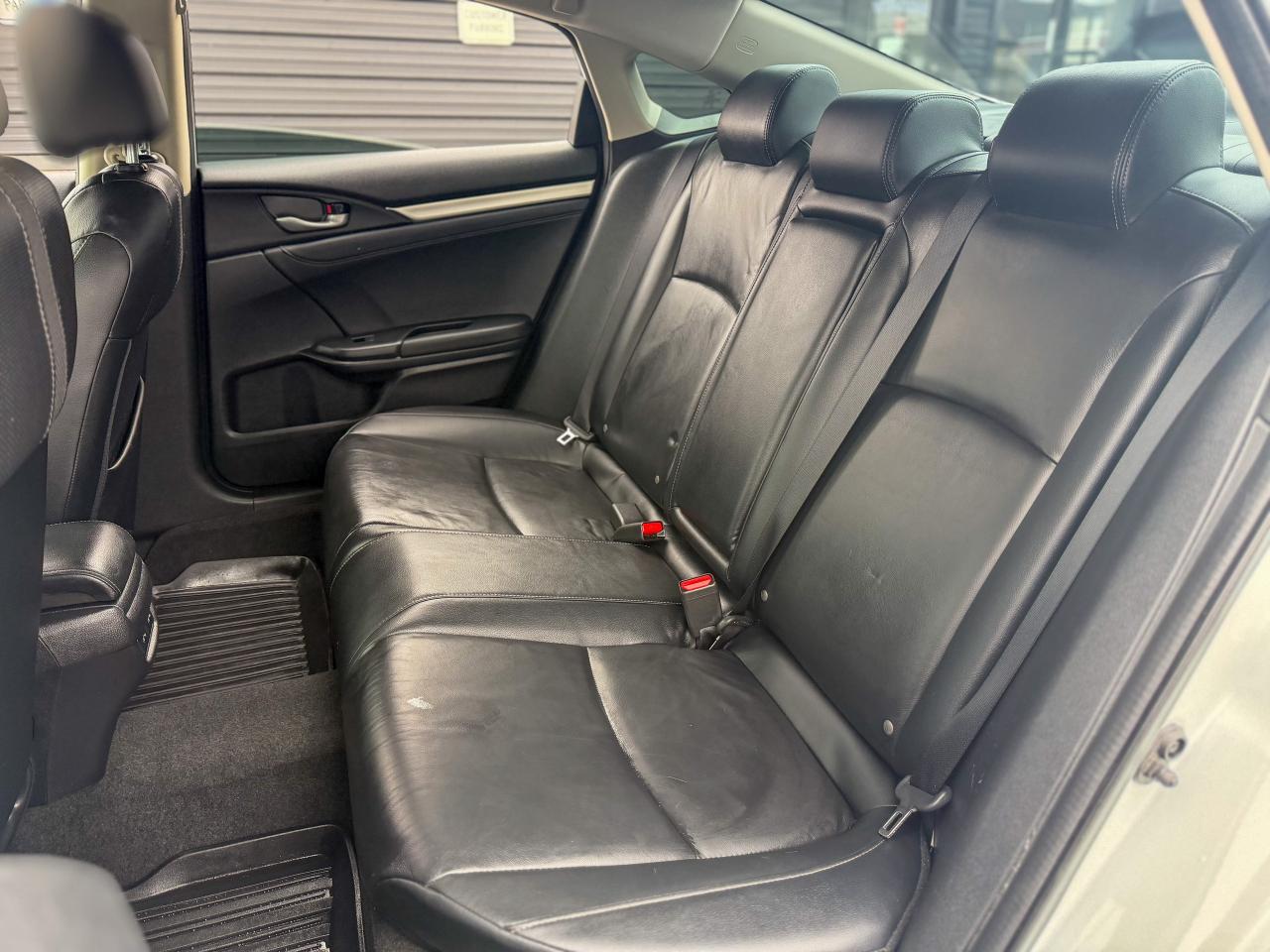 2020 Honda Civic Sedan Touring/NAVI/ROOF/CAMERA/REMOTE/BLACK RIMS/1.5L Photo