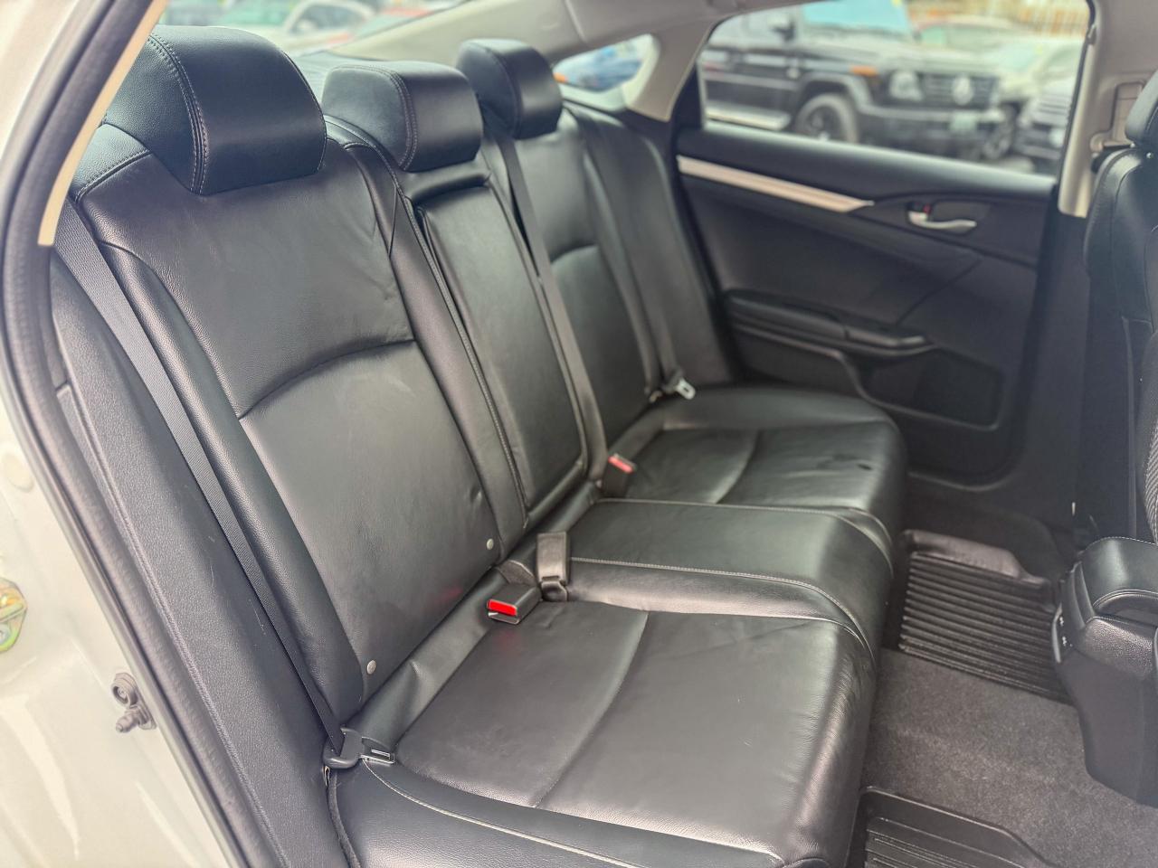 2020 Honda Civic Sedan Touring/NAVI/ROOF/CAMERA/REMOTE/BLACK RIMS/1.5L Photo