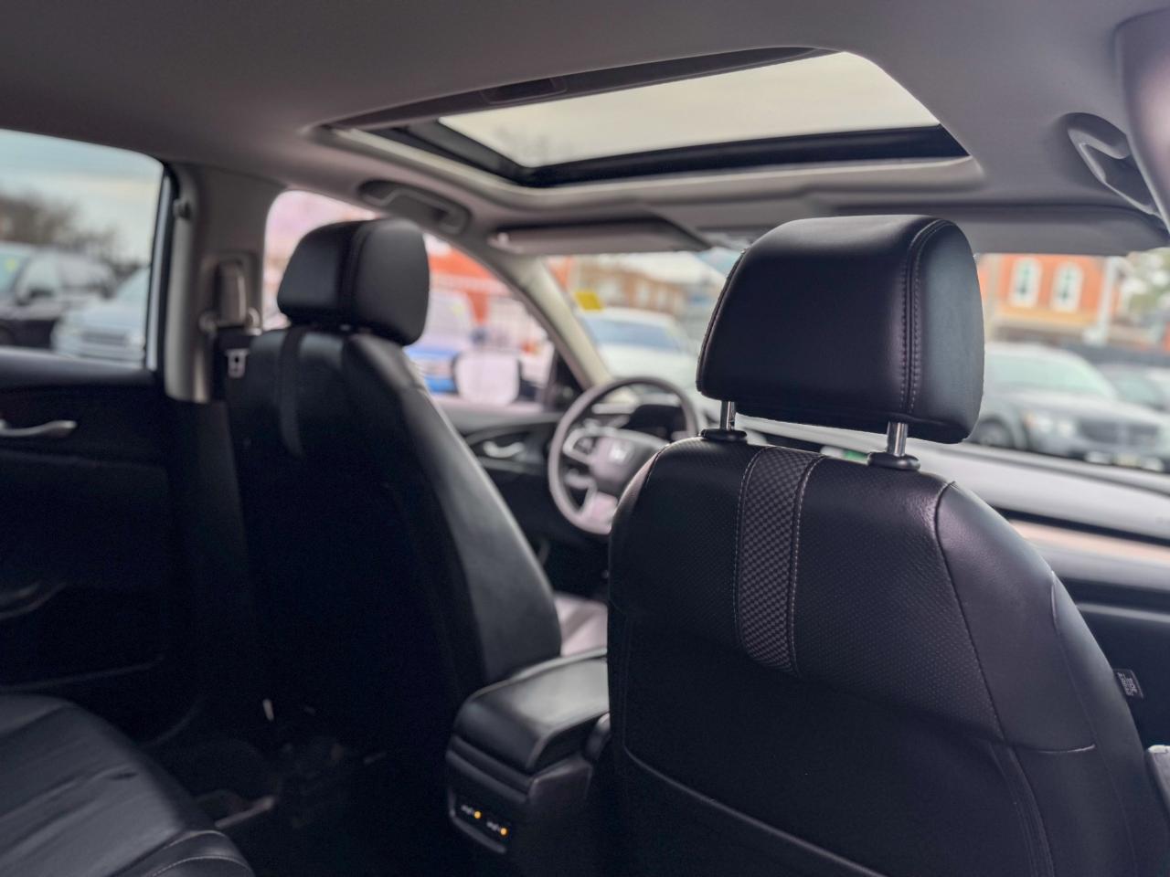 2020 Honda Civic Sedan Touring/NAVI/ROOF/CAMERA/REMOTE/BLACK RIMS/1.5L Photo