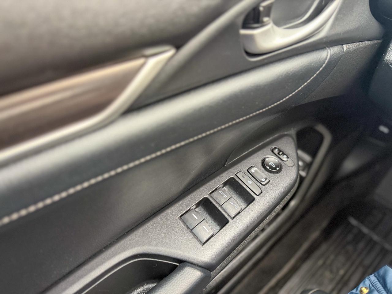 2020 Honda Civic Sedan Touring/NAVI/ROOF/CAMERA/REMOTE/BLACK RIMS/1.5L Photo