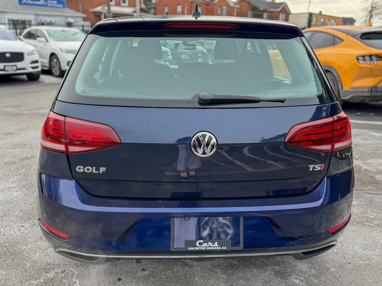 2018 Volkswagen Golf Trendline/LOW KM/CAMERA/1.8L/FULL SERVICE RECORDS Photo