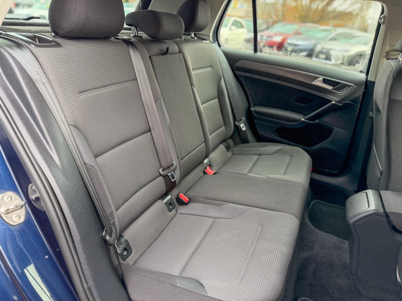 2018 Volkswagen Golf Trendline/LOW KM/CAMERA/1.8L/FULL SERVICE RECORDS Photo