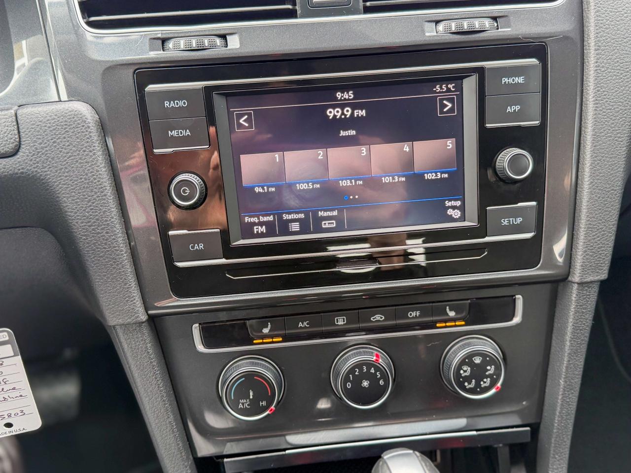 2018 Volkswagen Golf Trendline/LOW KM/CAMERA/1.8L/FULL SERVICE RECORDS Photo