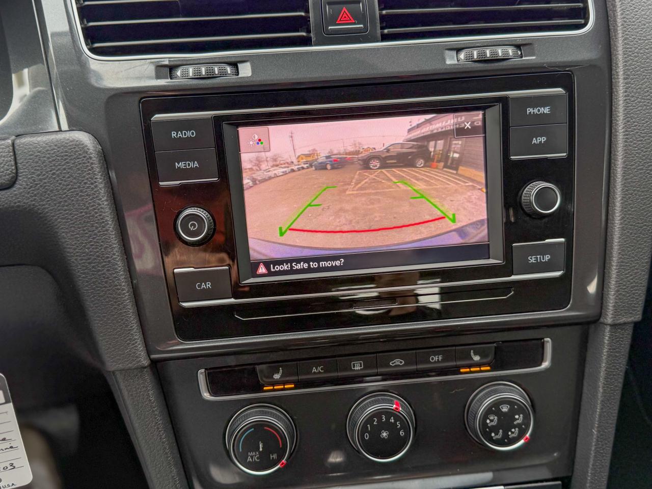 2018 Volkswagen Golf Trendline/LOW KM/CAMERA/1.8L/FULL SERVICE RECORDS Photo