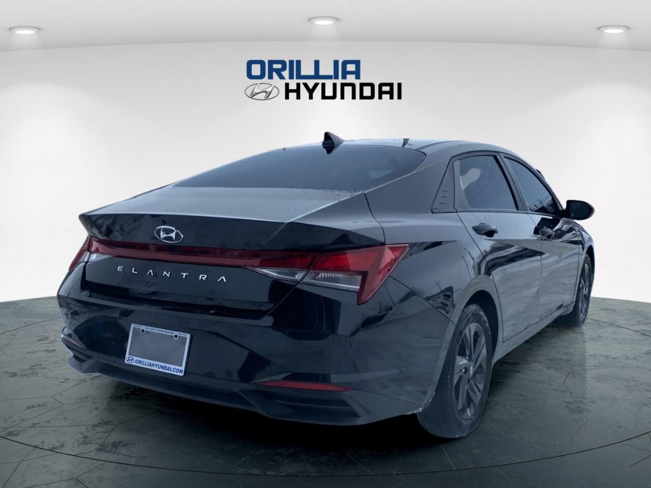 2022 Hyundai Elantra Preferred IVT w/Sun & Tech Package Photo4