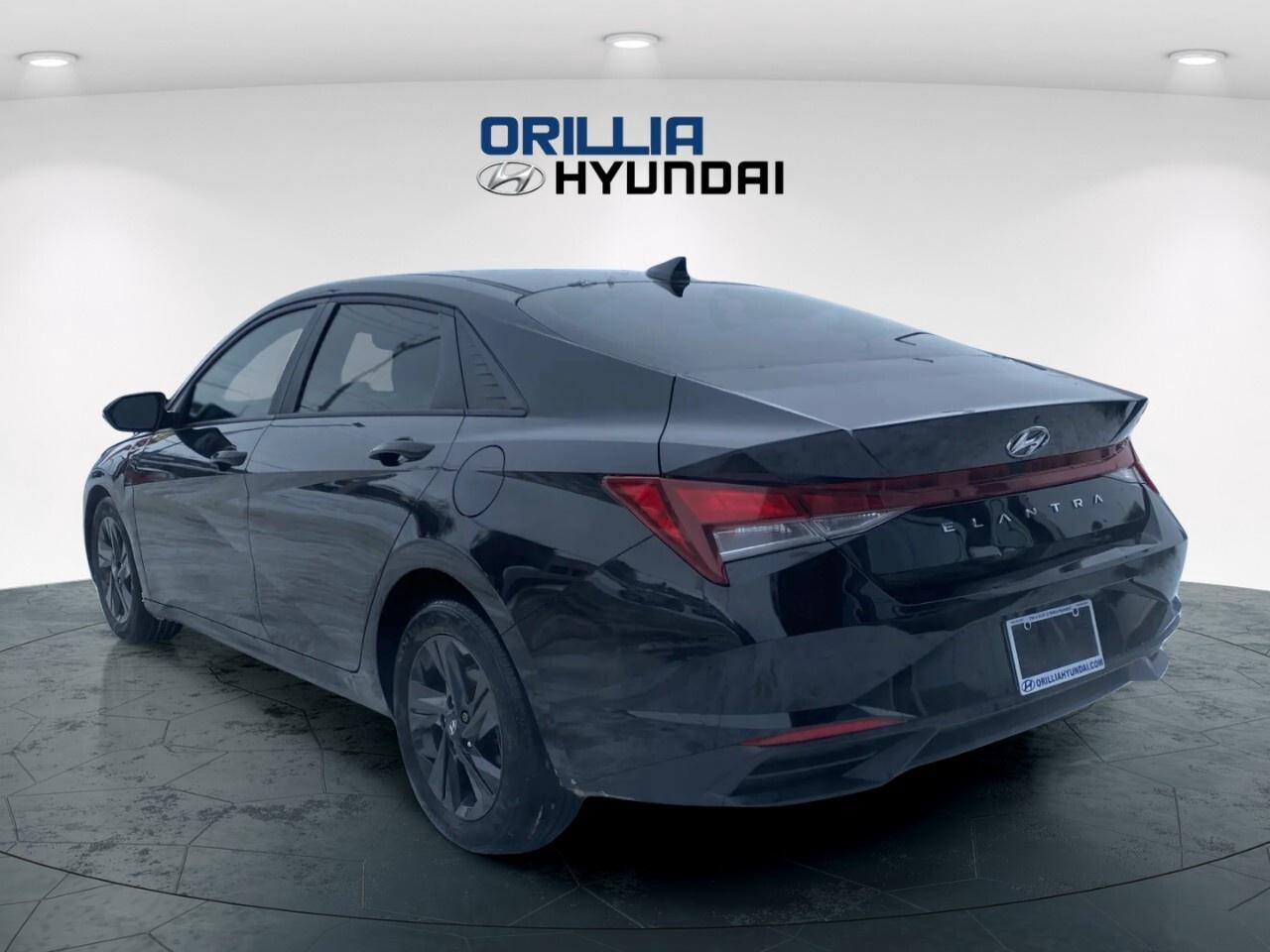 2022 Hyundai Elantra Preferred IVT w/Sun & Tech Package Photo