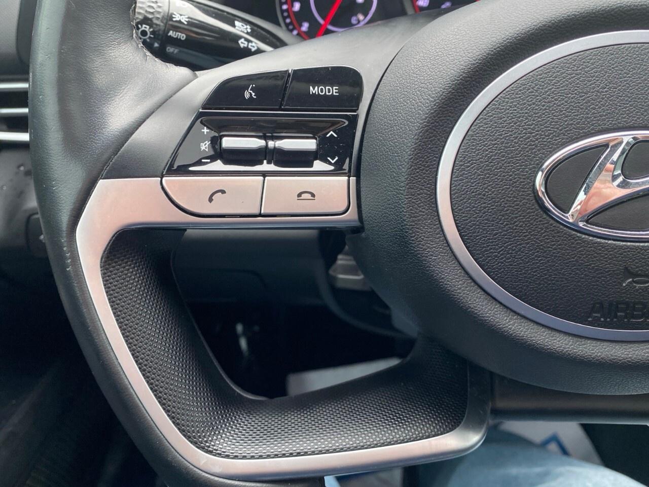 2022 Hyundai Elantra Preferred IVT w/Sun & Tech Package Photo