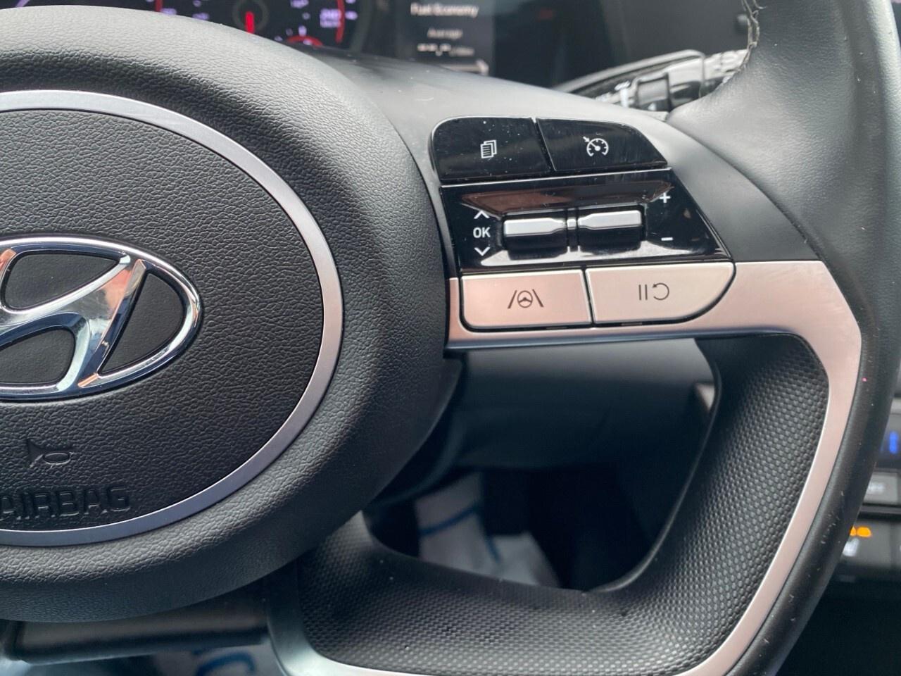 2022 Hyundai Elantra Preferred IVT w/Sun & Tech Package Photo