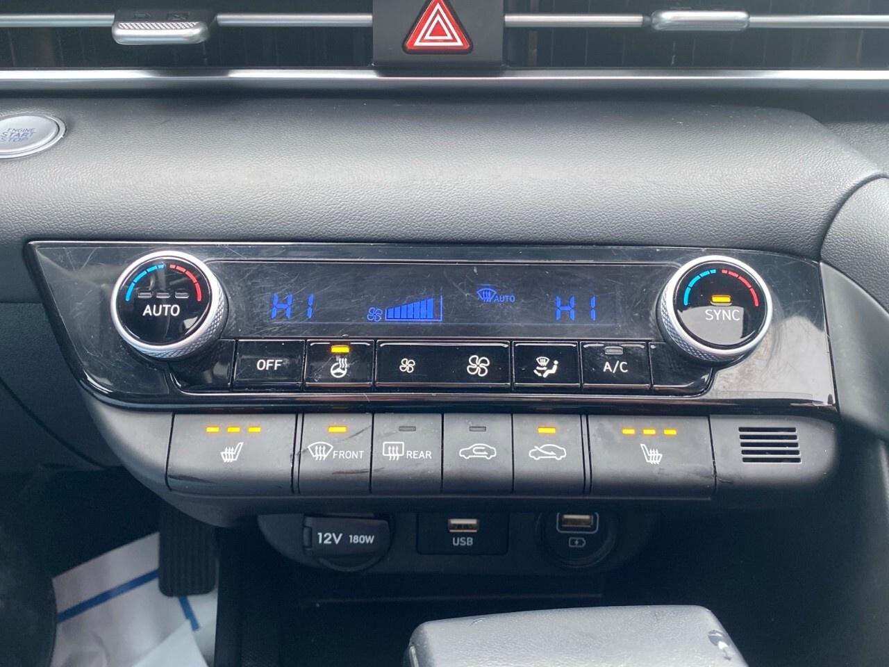 2022 Hyundai Elantra Preferred IVT w/Sun & Tech Package Photo