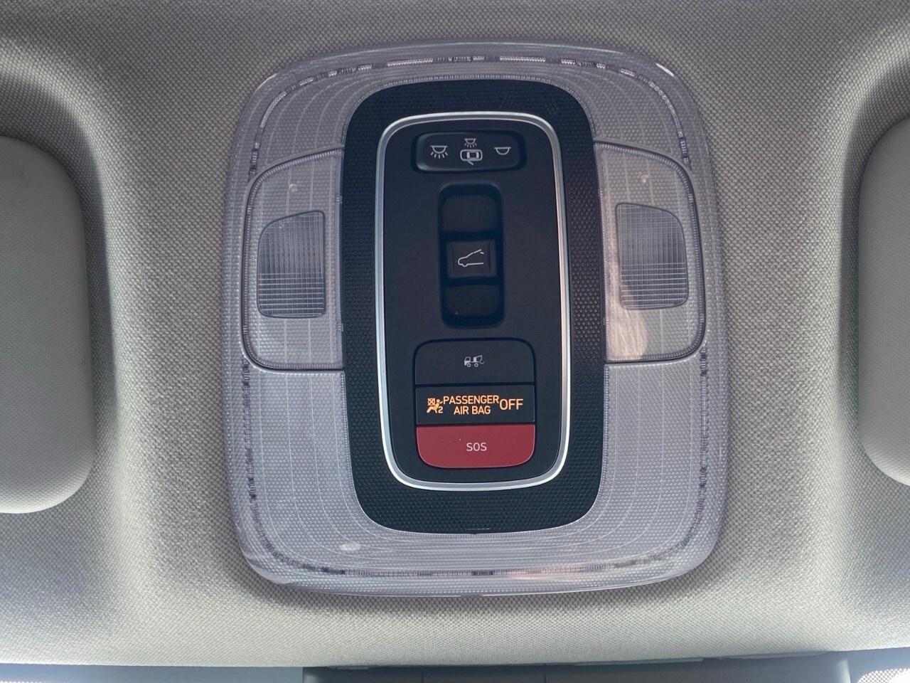 2022 Hyundai Elantra Preferred IVT w/Sun & Tech Package Photo