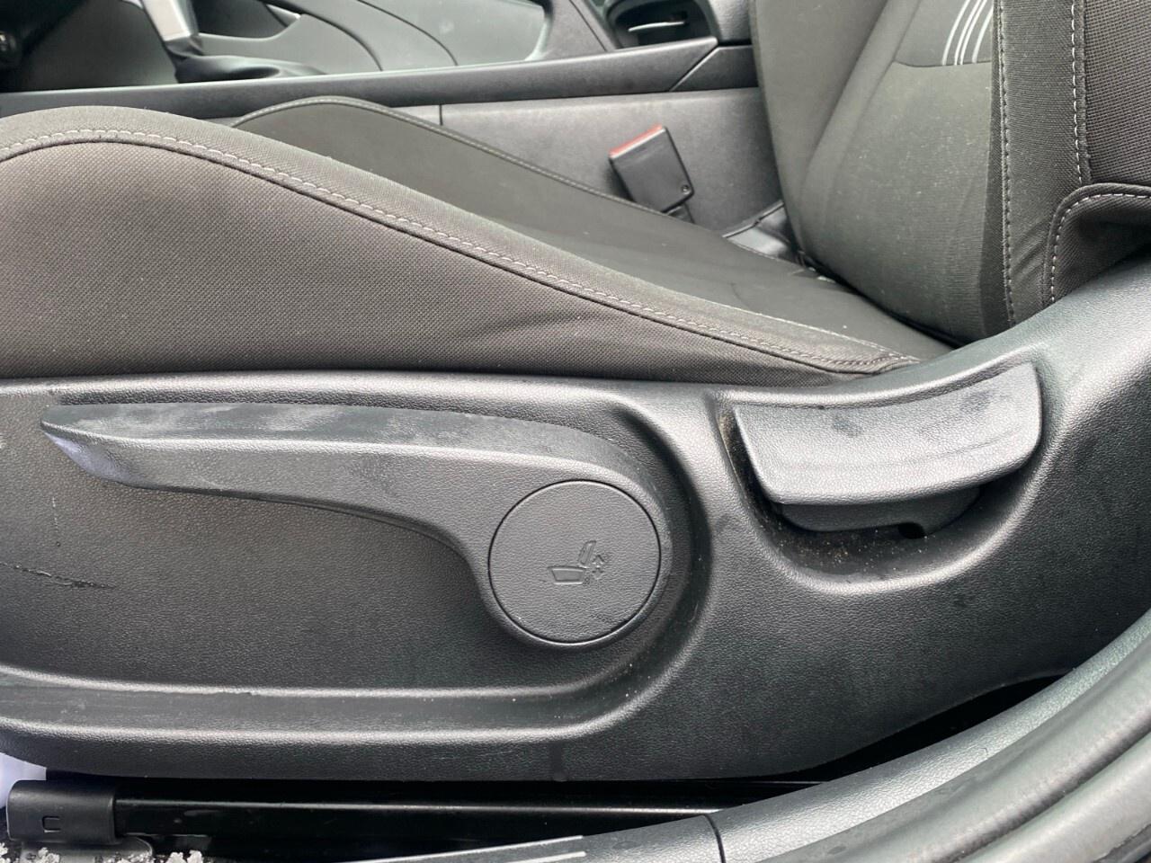 2022 Hyundai Elantra Preferred IVT w/Sun & Tech Package Photo