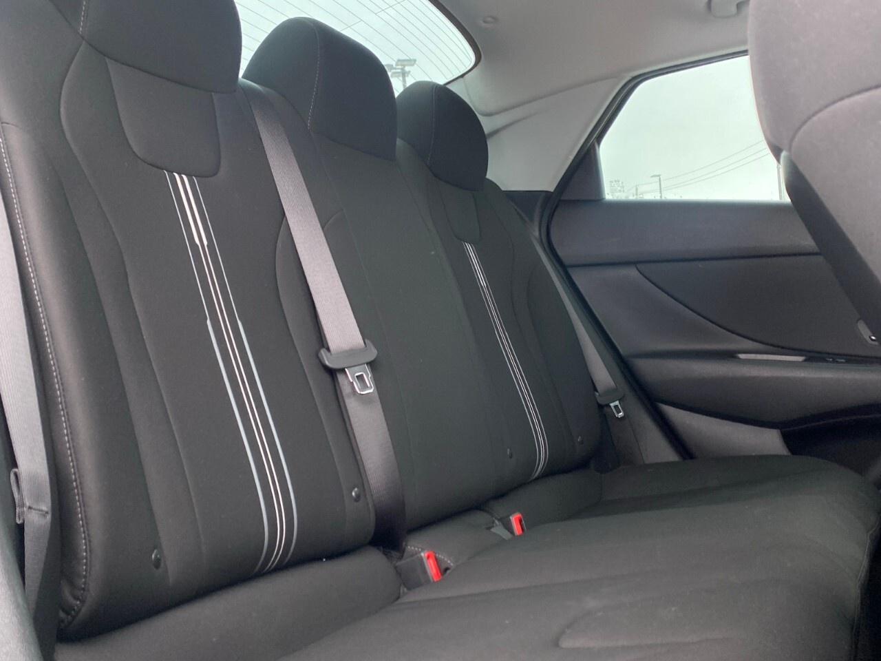 2022 Hyundai Elantra Preferred IVT w/Sun & Tech Package Photo