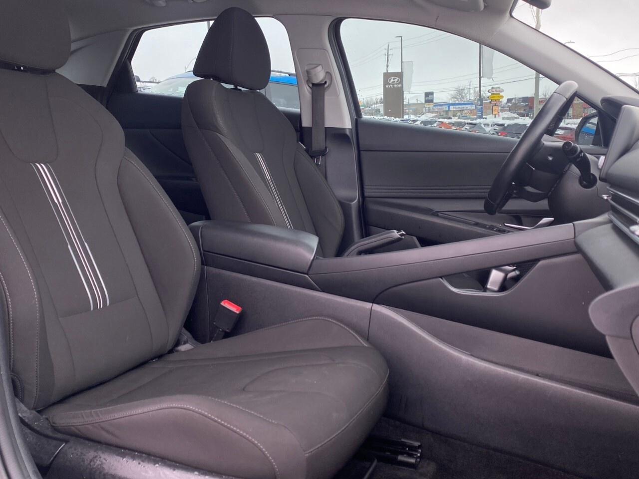 2022 Hyundai Elantra Preferred IVT w/Sun & Tech Package Photo