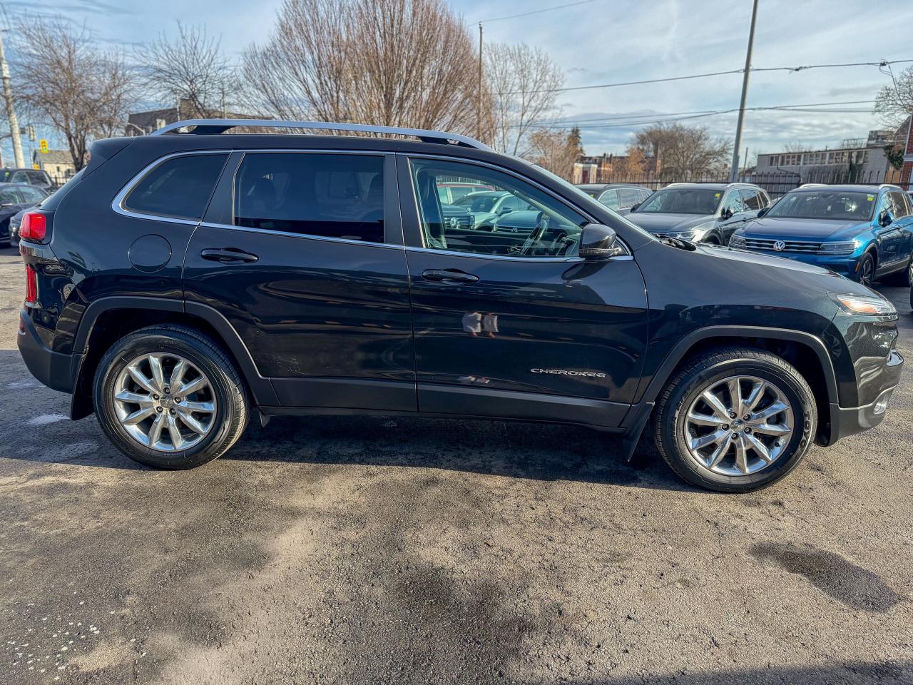 2016 Jeep Cherokee Limited-4WD/NAVI/CAMERA/PANO/REMOTE/LEATHER/2.4 L Photo