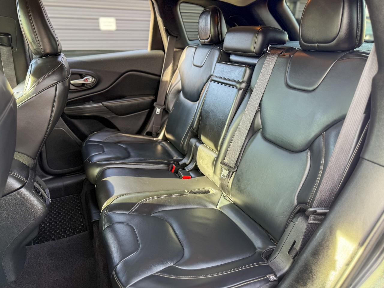 2016 Jeep Cherokee Limited-4WD/NAVI/CAMERA/PANO/REMOTE/LEATHER/2.4 L Photo