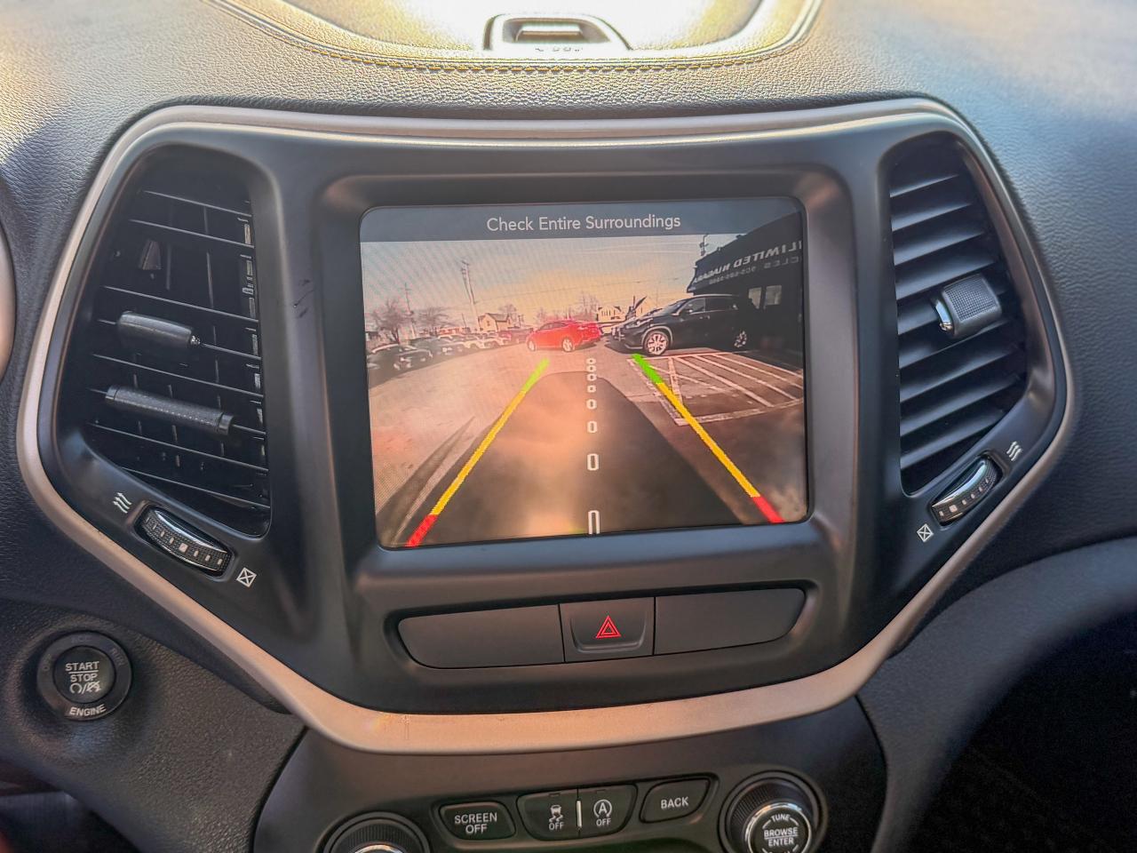 2016 Jeep Cherokee Limited-4WD/NAVI/CAMERA/PANO/REMOTE/LEATHER/2.4 L Photo