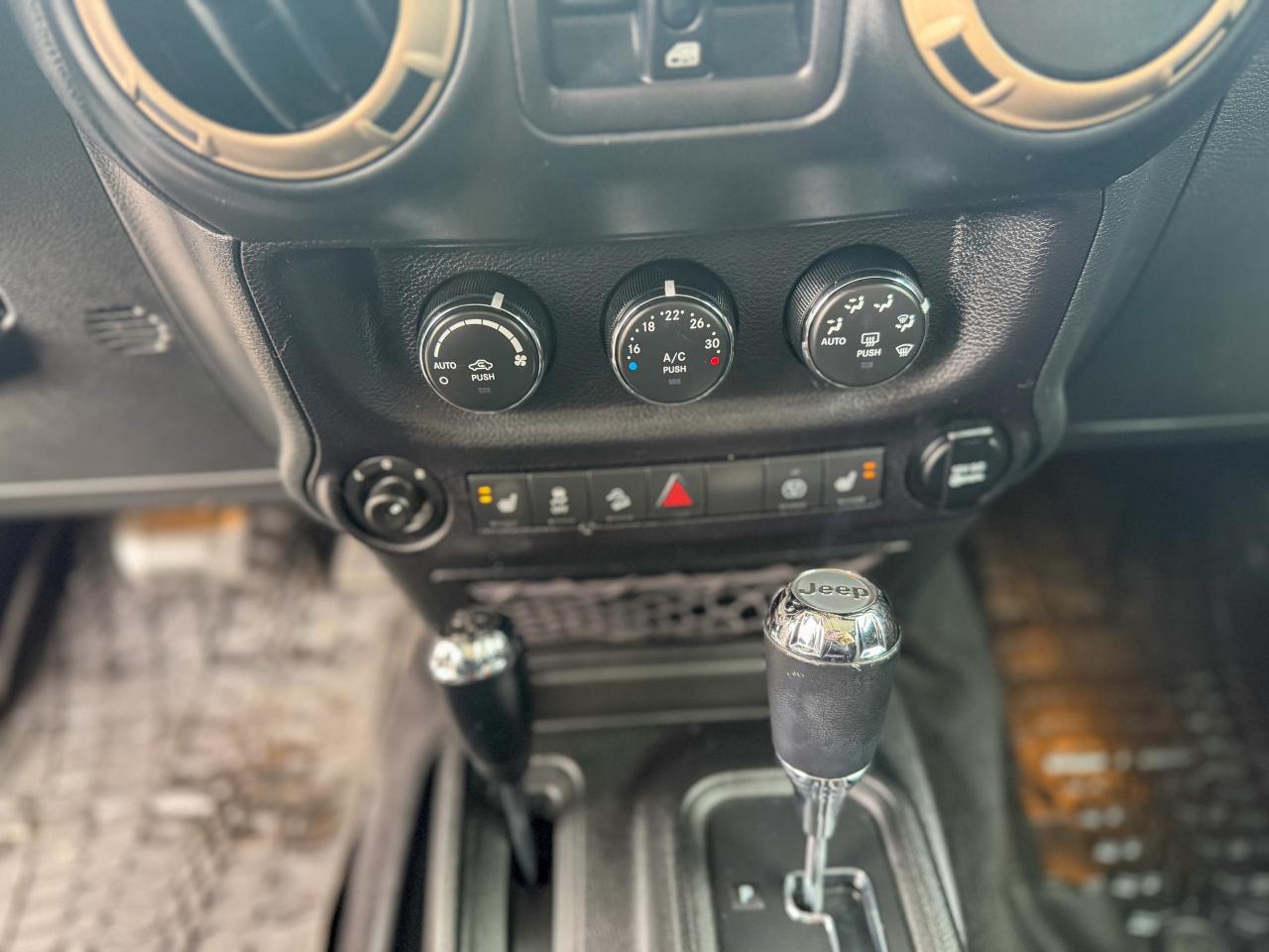 2017 Jeep WRANGLER UNLIMITED 4WD/75th Anniversary/1 OWNER/NAVI/HARD TOP/REMOTE Photo