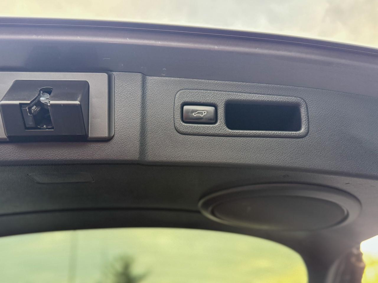 2017 Lexus NX 200t AWD/NAVI/BSM/CAMERA/ROOF/LANE ASSIST/NO ACCIDENTS Photo