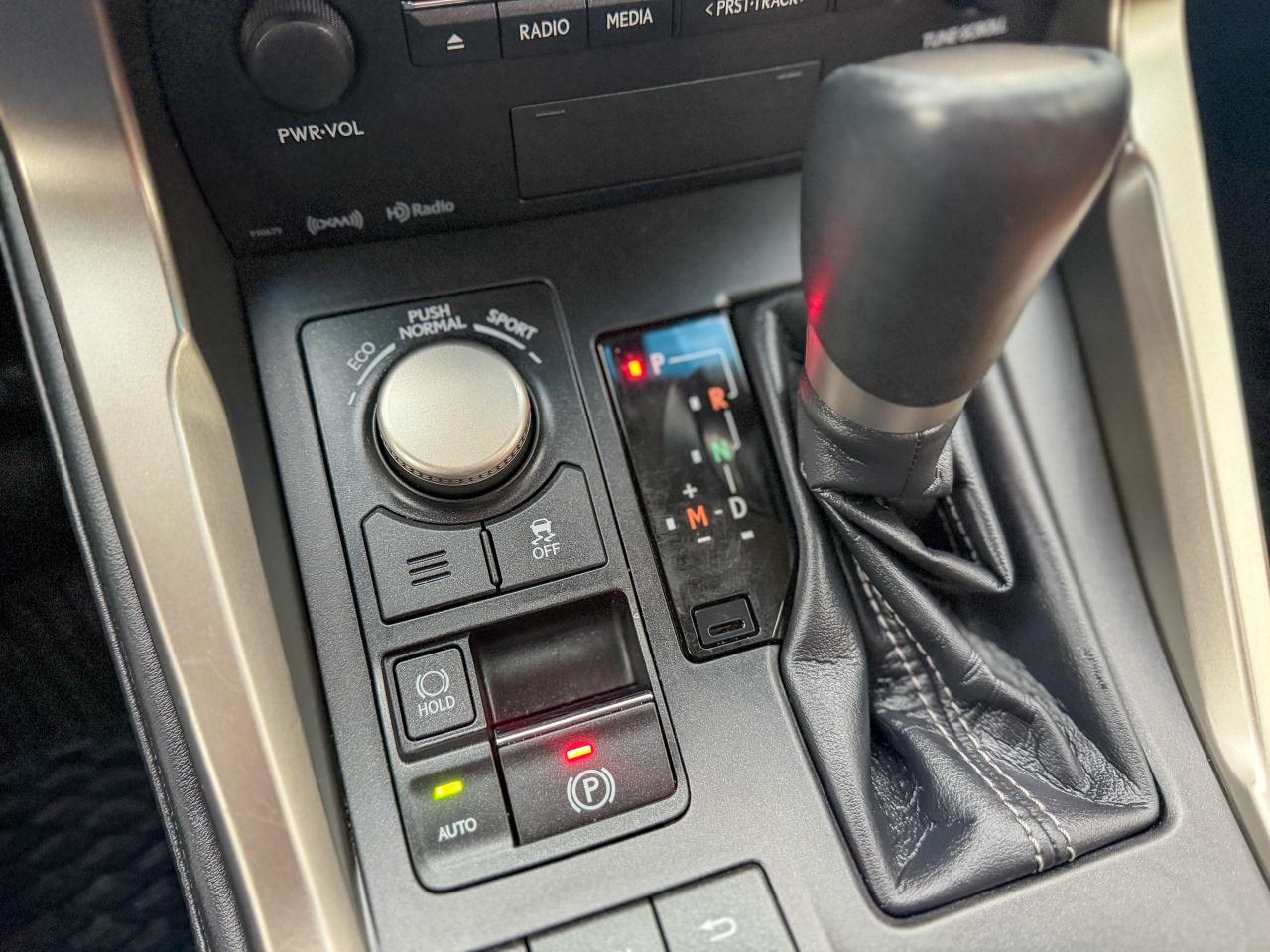 2017 Lexus NX 200t AWD/NAVI/BSM/CAMERA/ROOF/LANE ASSIST/NO ACCIDENTS Photo