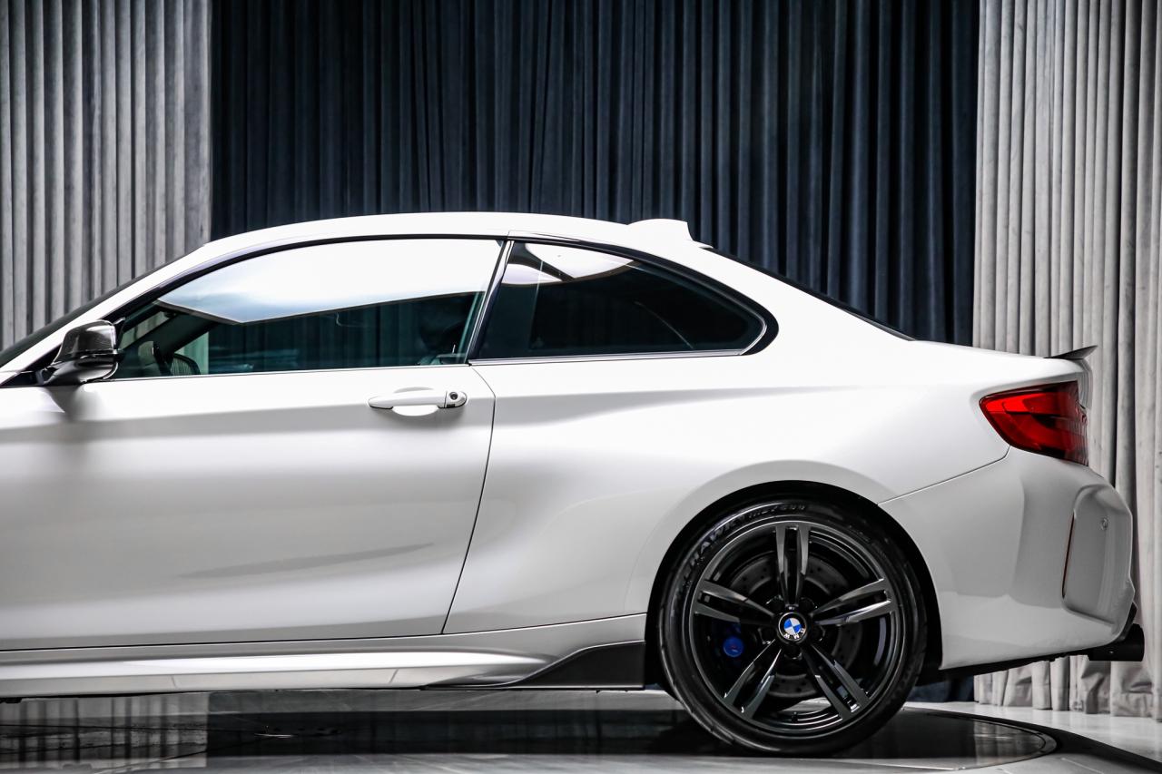 2018 BMW M2 M2 MANUAL 365HP  M.PERF.EXHAUST NAV CAM SHADOWLINE Photo
