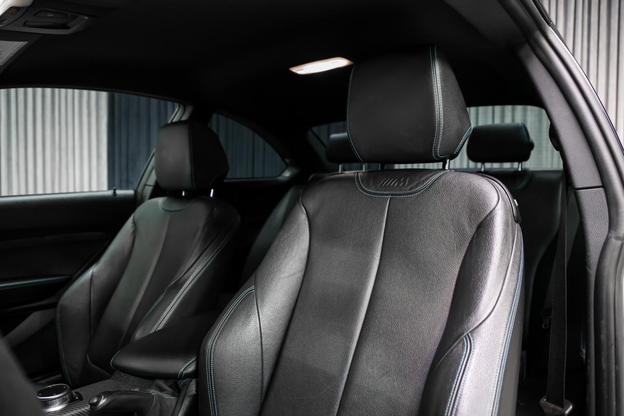 2018 BMW M2 M2 MANUAL 365HP  M.PERF.EXHAUST NAV CAM SHADOWLINE Photo