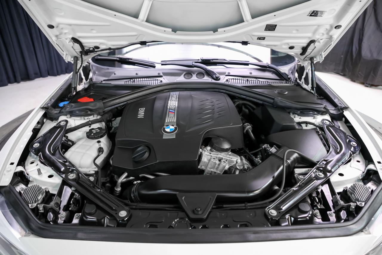 2018 BMW M2 M2 MANUAL 365HP  M.PERF.EXHAUST NAV CAM SHADOWLINE Photo