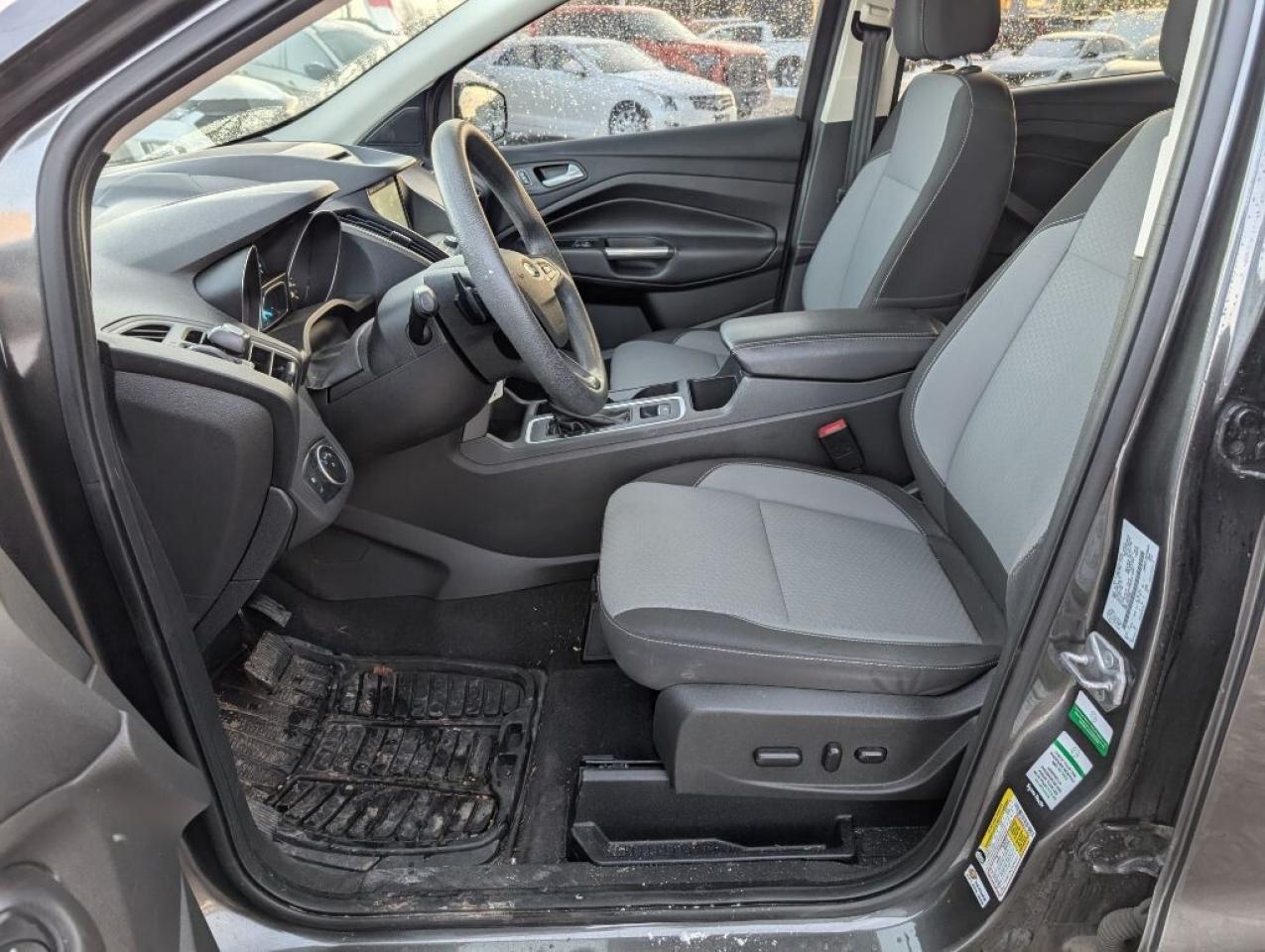 2017 Ford Escape SE 4WD   NAV   CAMERA   HTD SEATS   POWER LIFT GAT Photo