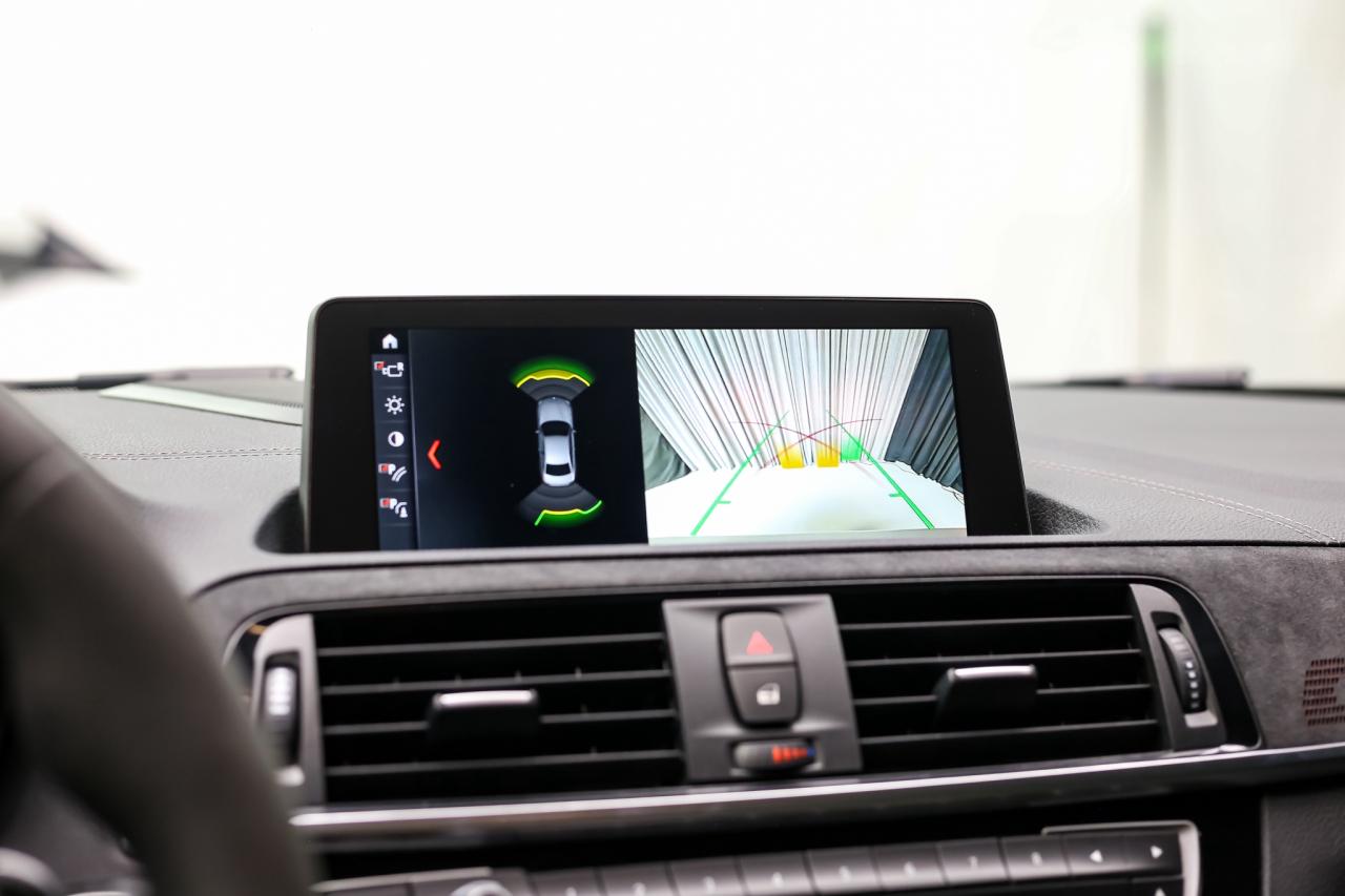 2020 BMW M2 CS 444HP  CARBONCERAMICBRAKES CARBONROOF NAV Photo