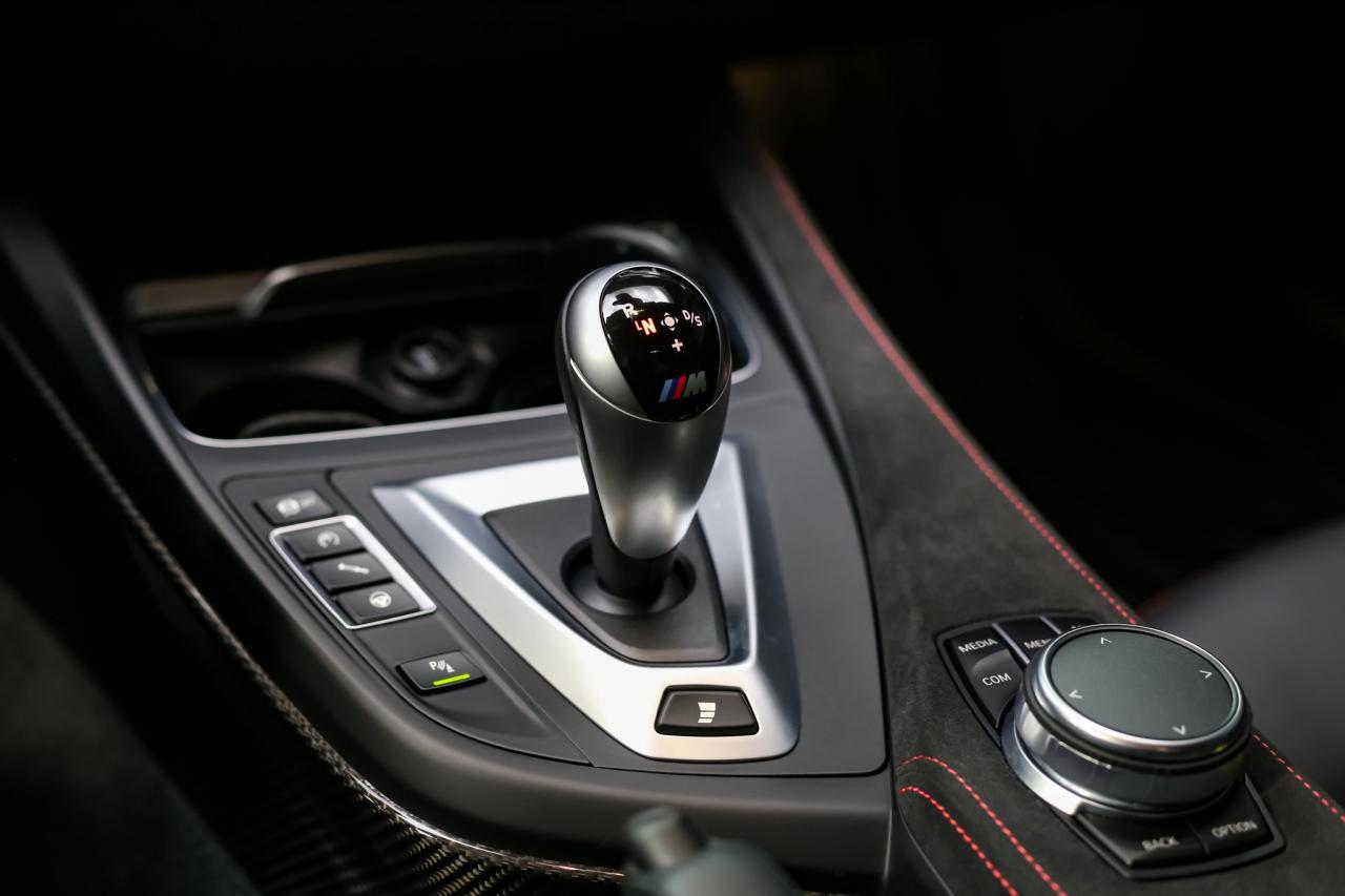 2020 BMW M2 CS 444HP  CARBONCERAMICBRAKES CARBONROOF NAV Photo