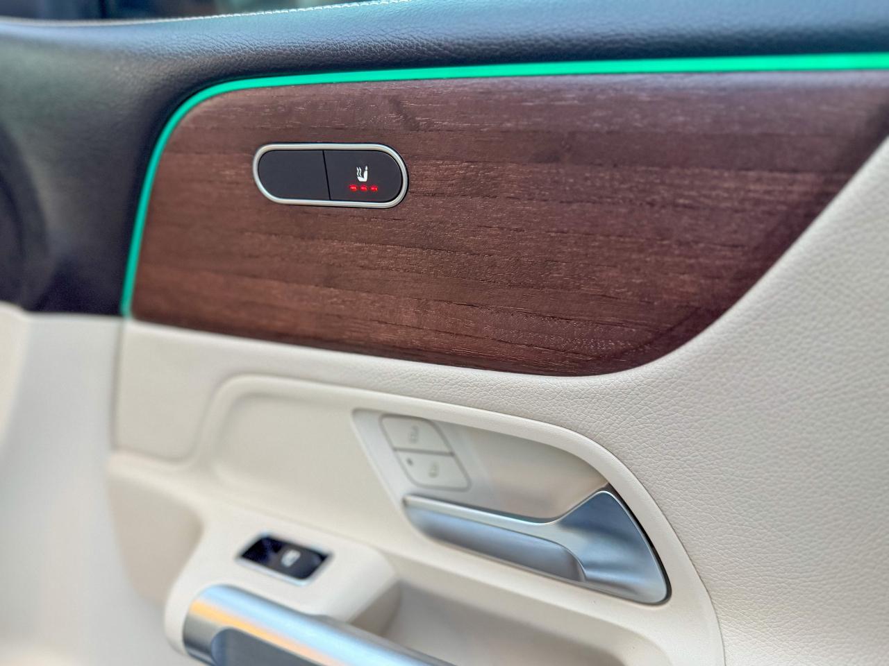 2022 Mercedes-Benz GLB GLB 250 4MATIC SUV Photo