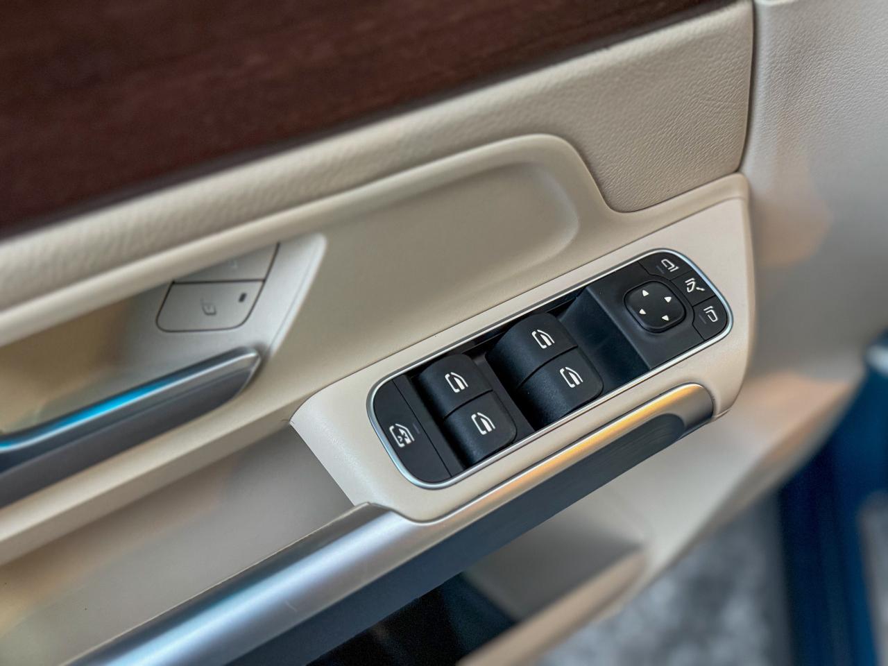 2022 Mercedes-Benz GLB GLB 250 4MATIC SUV Photo