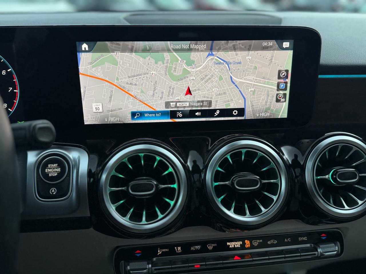 2022 Mercedes-Benz GLB GLB250-4MATIC/BSM/NAVI/360 CAMERA/ROOF/ 2.0 L Photo