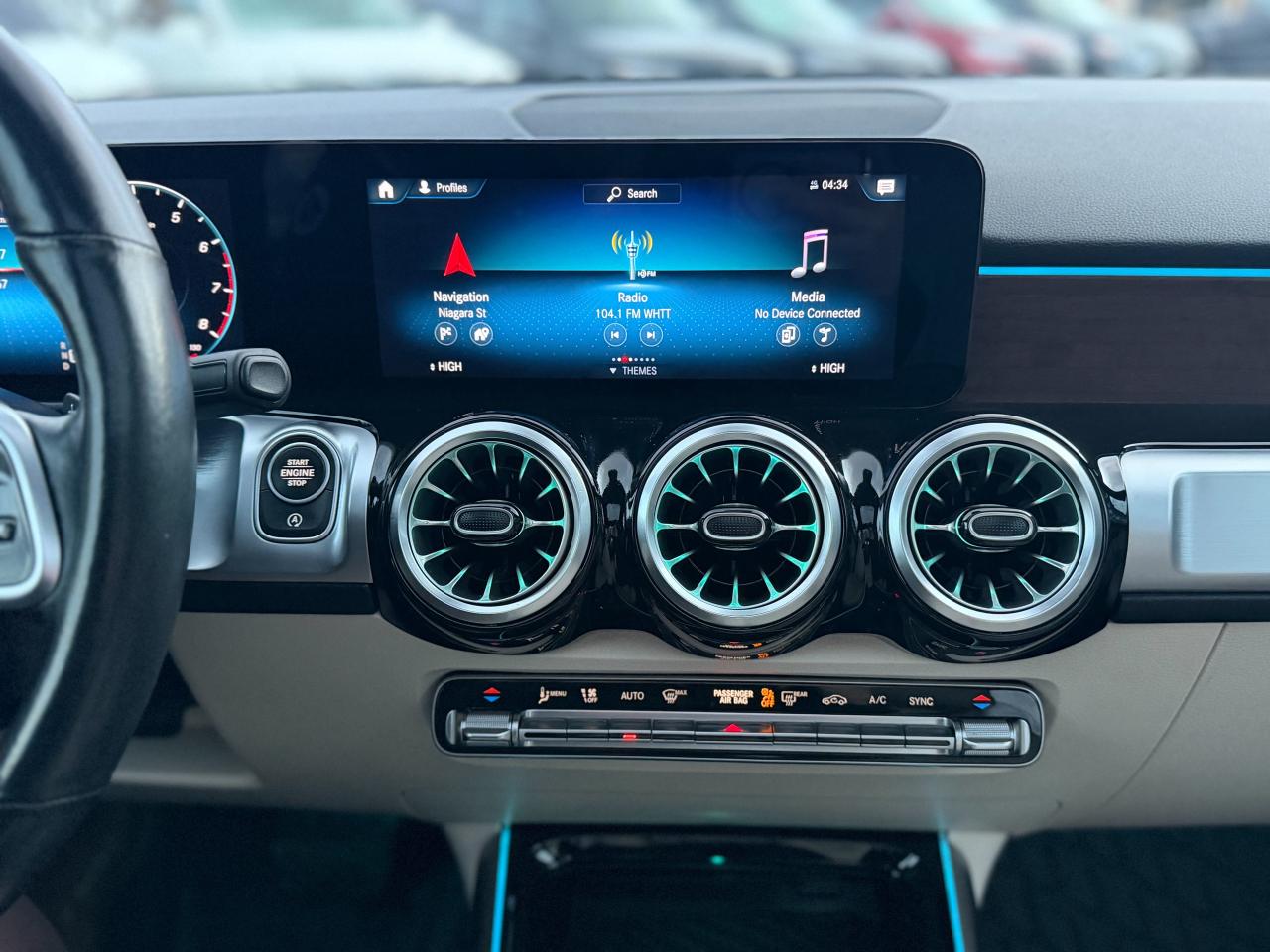 2022 Mercedes-Benz GLB GLB 250 4MATIC SUV Photo