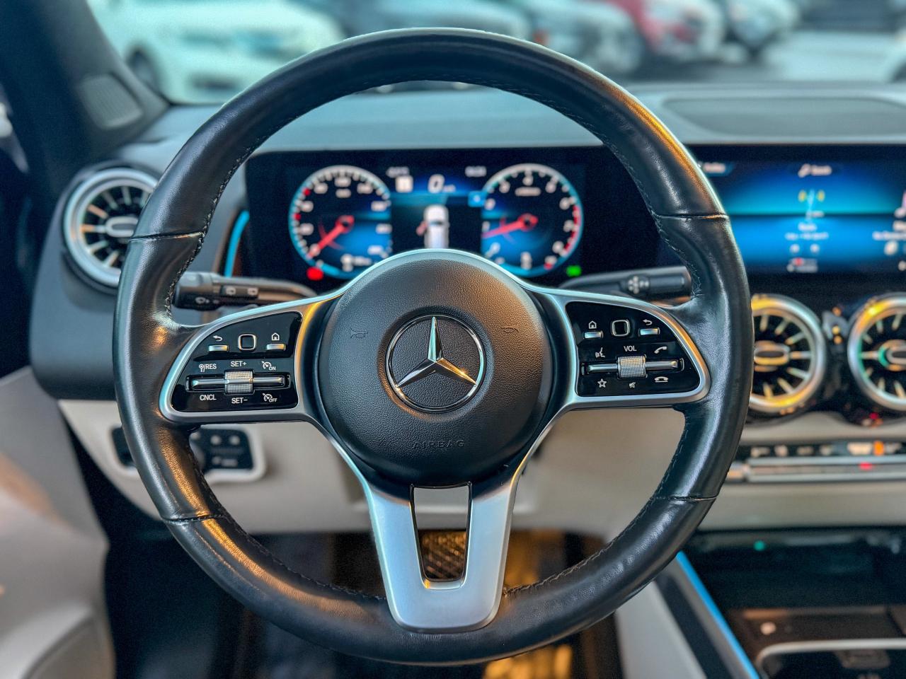 2022 Mercedes-Benz GLB GLB250-4MATIC/BSM/NAVI/360 CAMERA/ROOF/ 2.0 L Photo